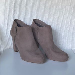 Women’s Size 8.5 Heeled Boots